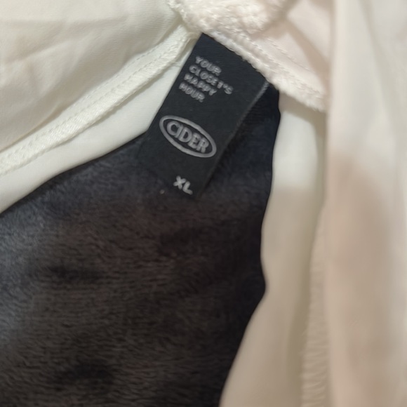 CIDER Crop Top - Picture 3 of 10